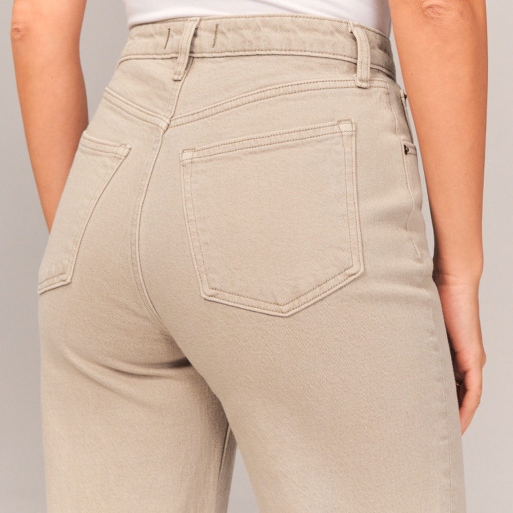 Abercrombie & Fitch Curve Love High Rise 90s Relaxed Jean - Picture 3 of 6